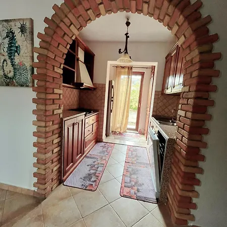 Angelica's Beachside *